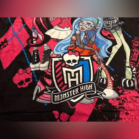 Girls Room Mattel Monster High Reversible Twin Full Comforter 72” X 86” - Picture 6 of 15